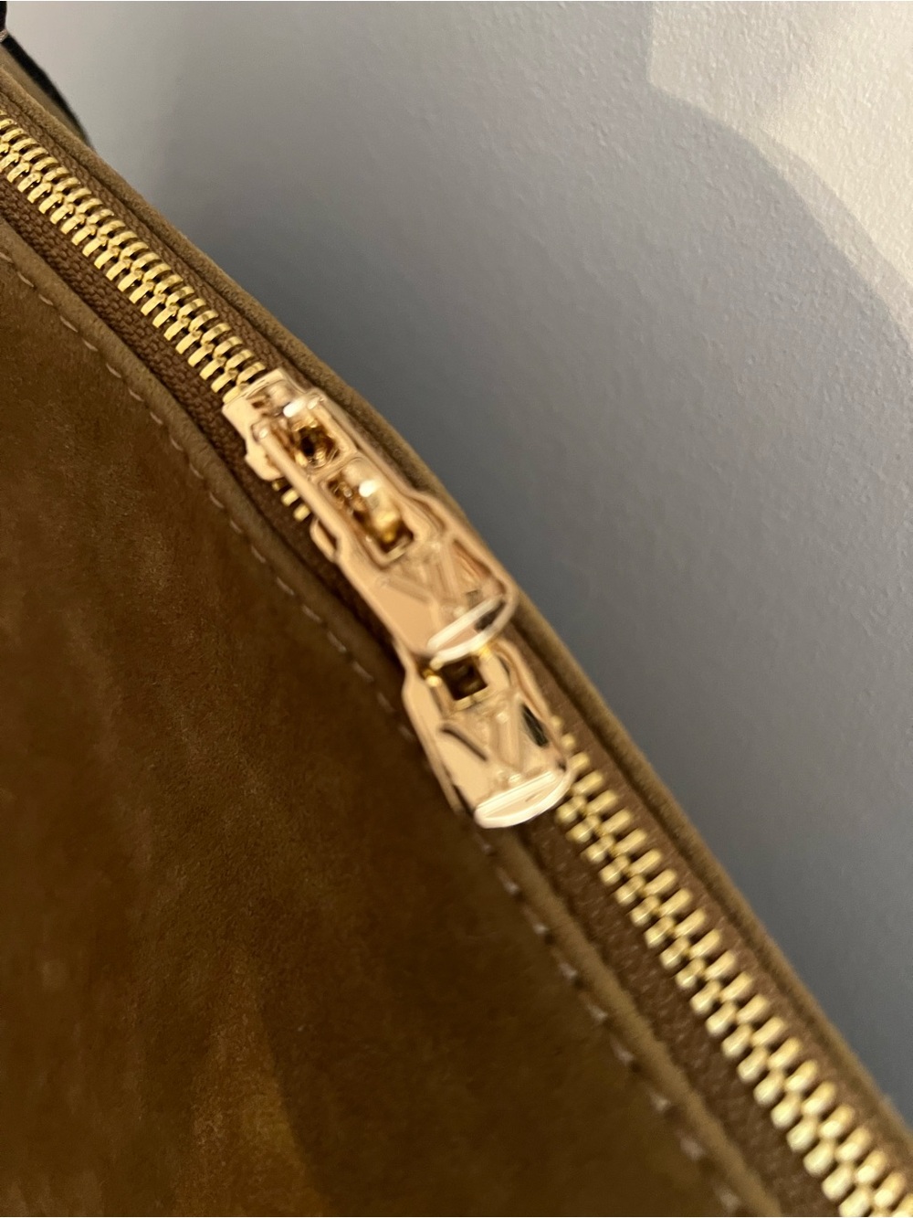 Suede bag - Picture 4 of 6